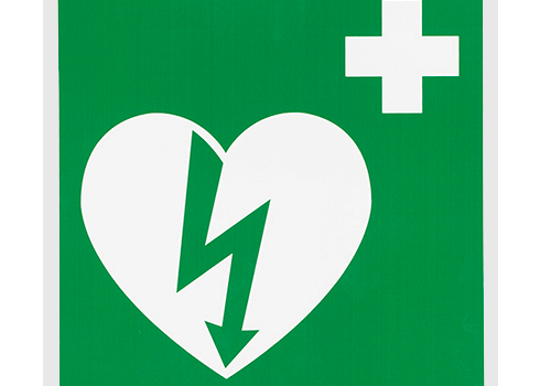 ¿Cuáles son las diferencias entre desfibrilador DEA y DESA?